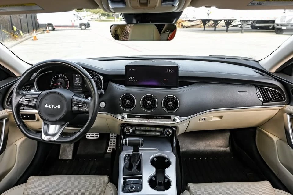 2022 Kia Stinger GT - Image 4 of 5