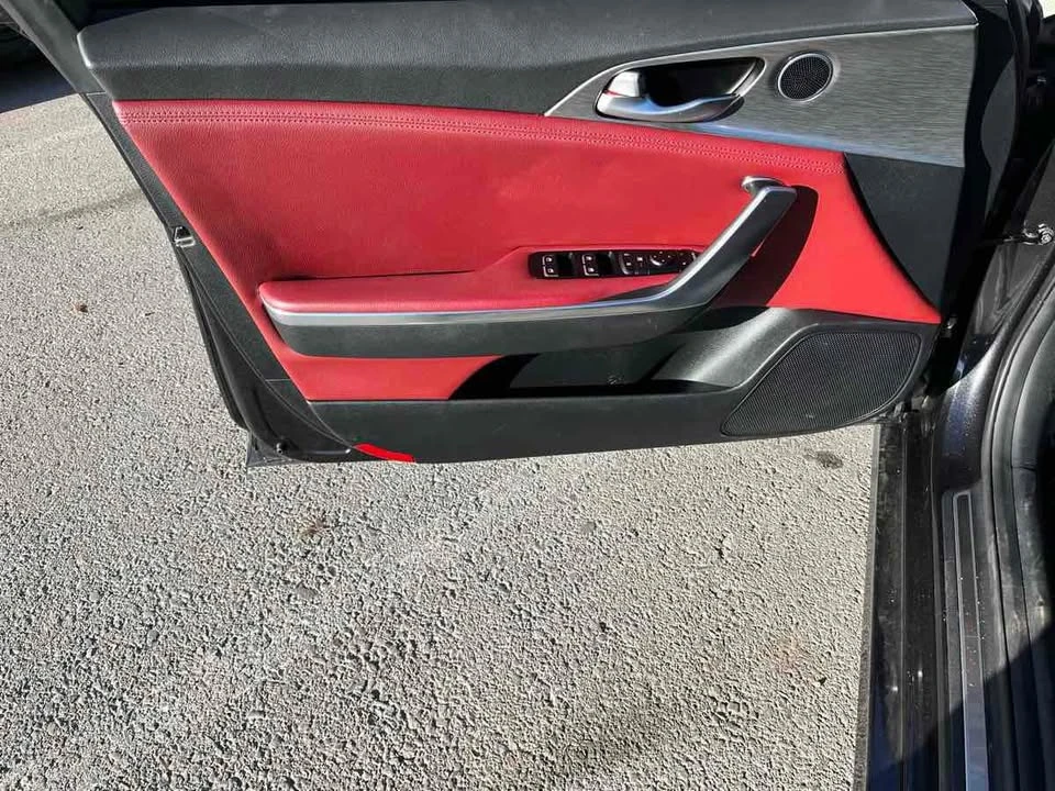 2022 Kia Stinger GT - Image 11 of 20