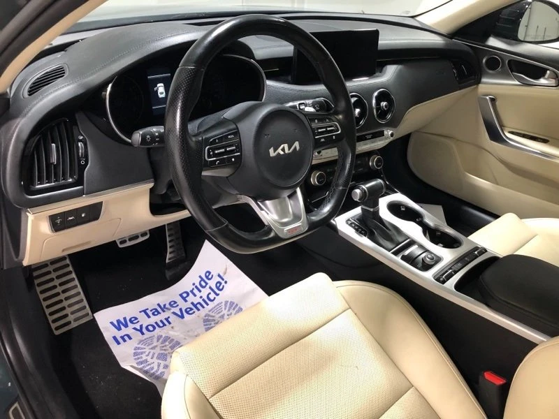 2022 Kia Stinger GT - Image 14 of 17