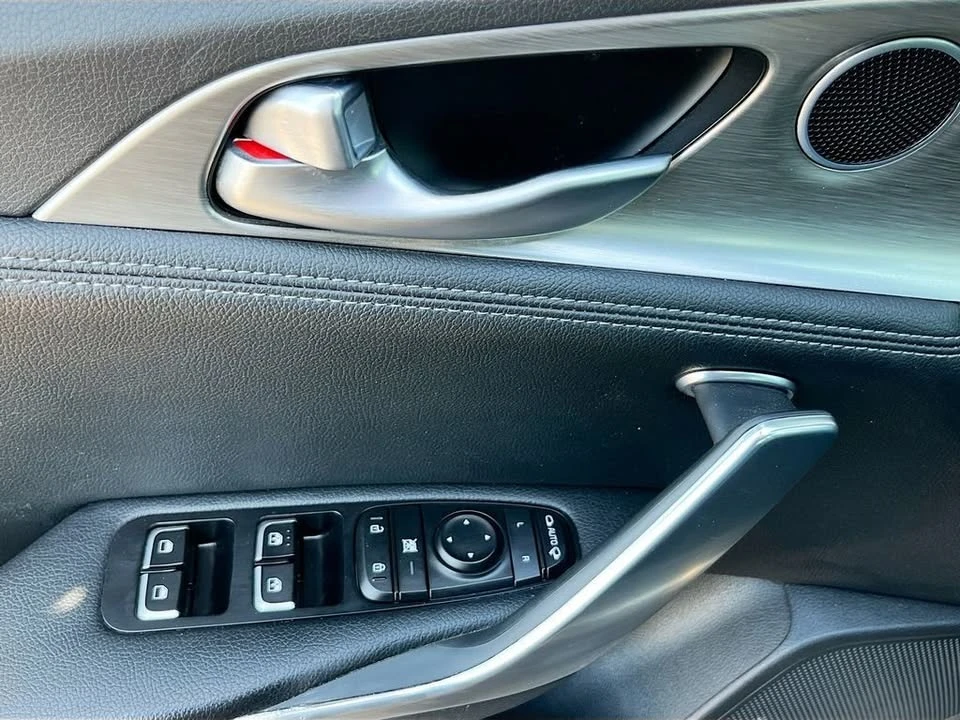 2022 Kia Stinger GT - Image 18 of 20