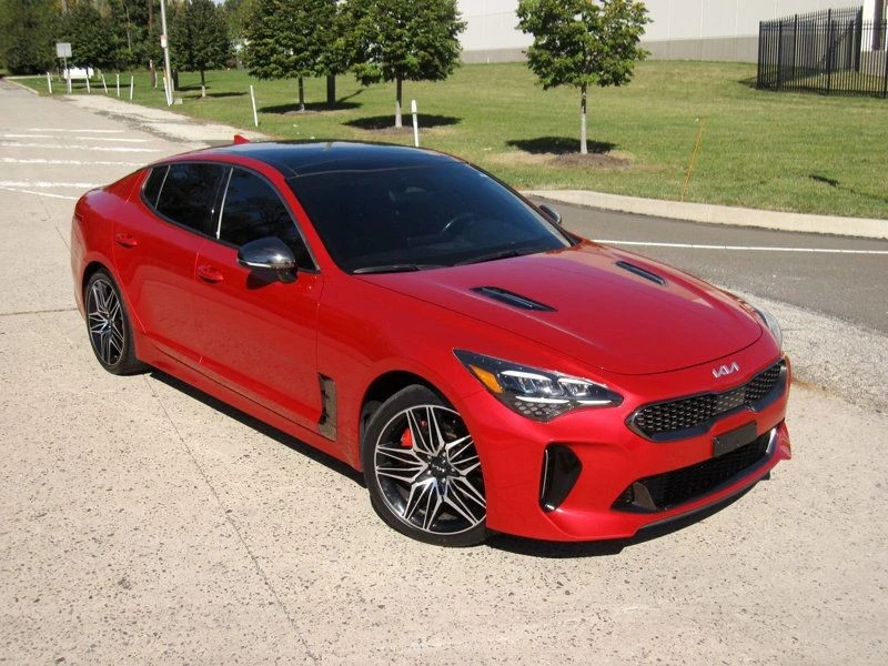 2022 Kia Stinger GT - Image 2 of 12