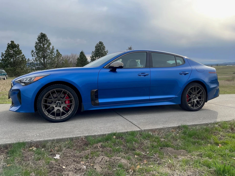 2022 Kia Stinger GT - Image 11 of 31