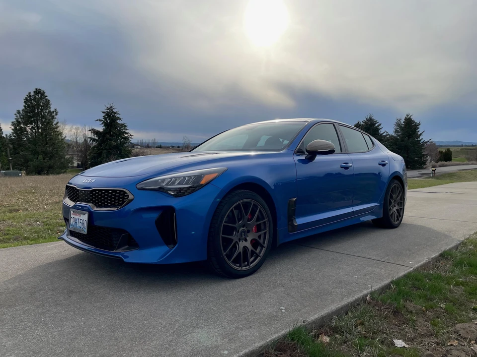 2022 Kia Stinger GT - Image 10 of 31