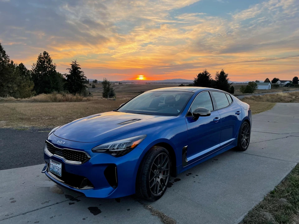 2022 Kia Stinger GT - Image 9 of 31