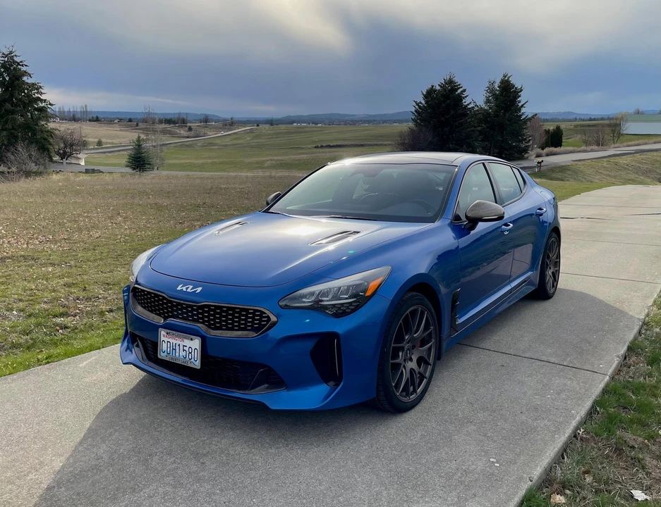 2022 Kia Stinger GT - Image 8 of 31