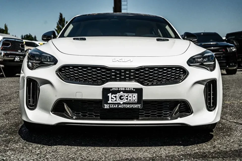 2022 Kia Stinger - Image 2 of 17