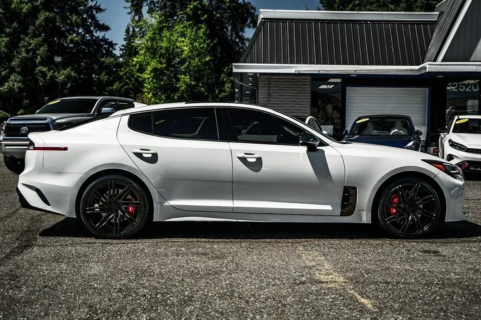 2022 Kia Stinger - Image 7 of 17