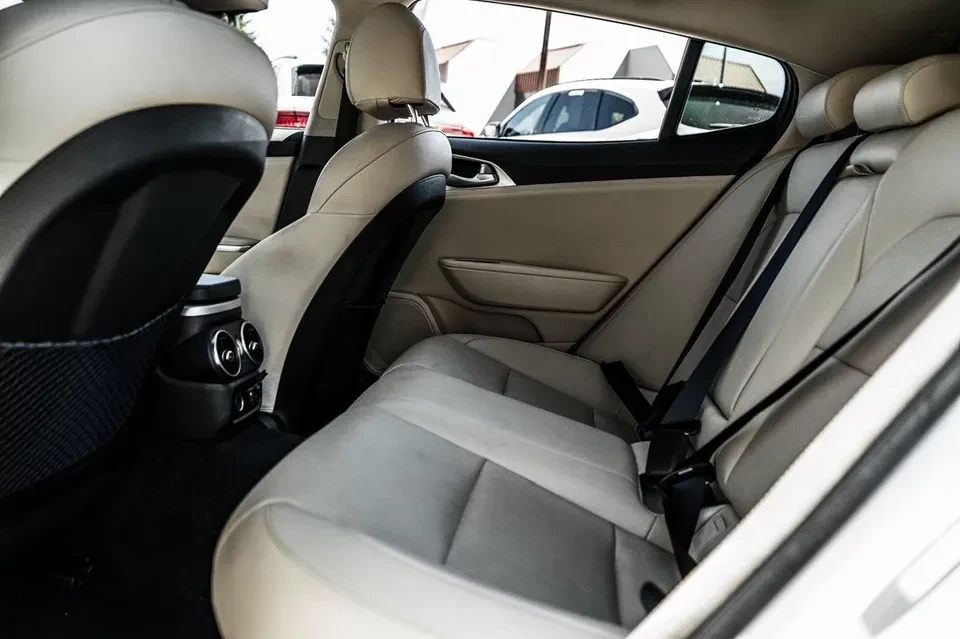 2022 Kia Stinger - Image 17 of 17