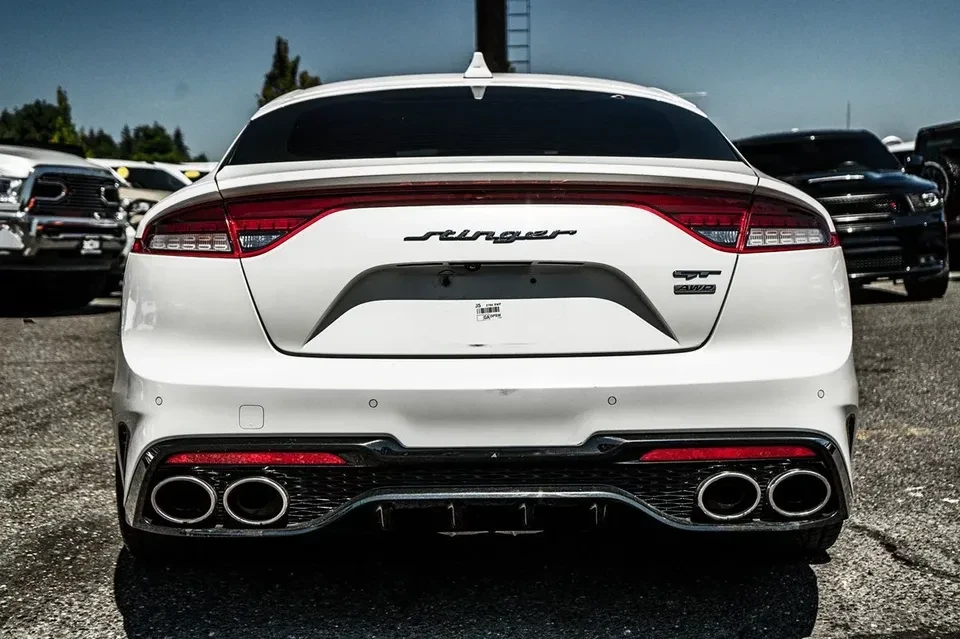 2022 Kia Stinger - Image 9 of 17