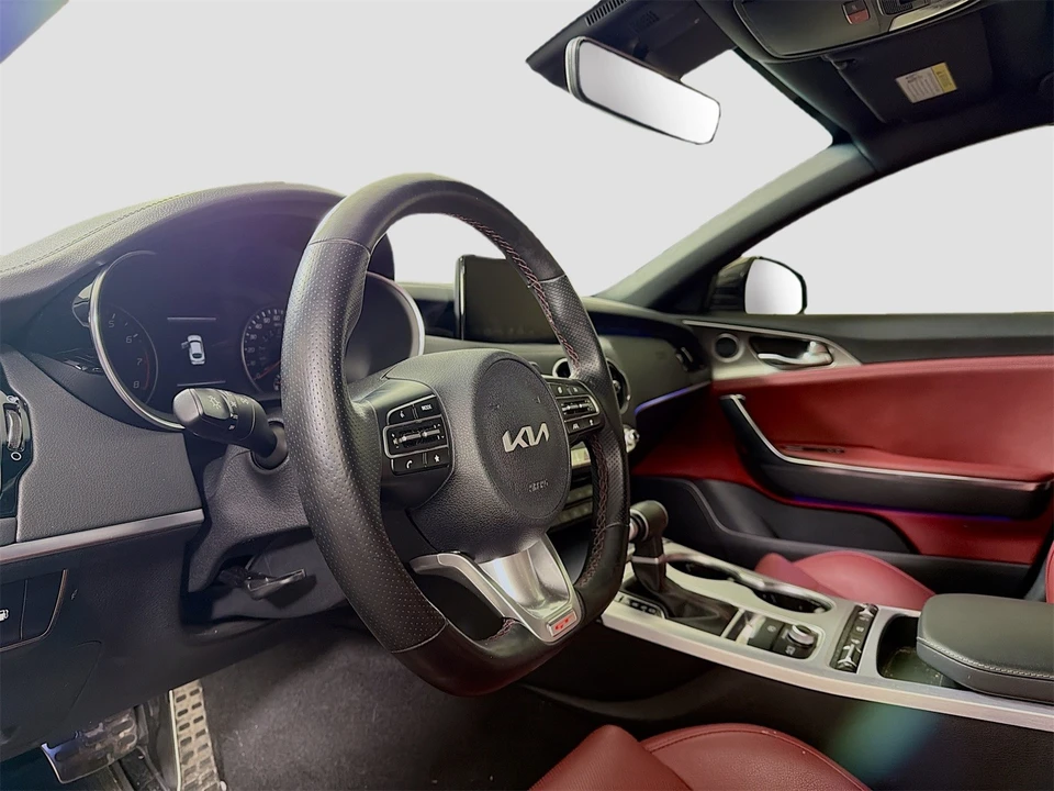 2022 Kia Stinger GT - Image 11 of 12