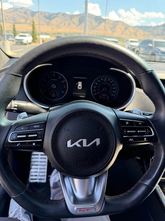 2022 Kia Stinger GT - Image 9 of 14