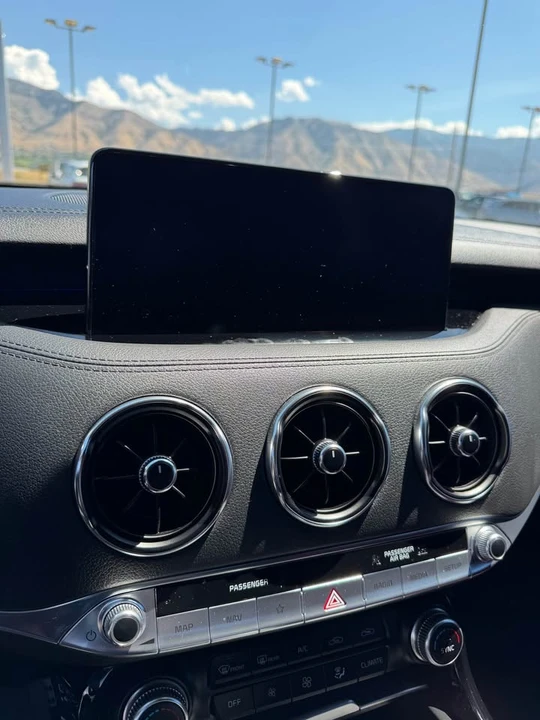 2022 Kia Stinger GT - Image 10 of 14