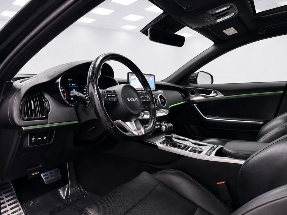 2022 Kia Stinger GT - Image 14 of 20