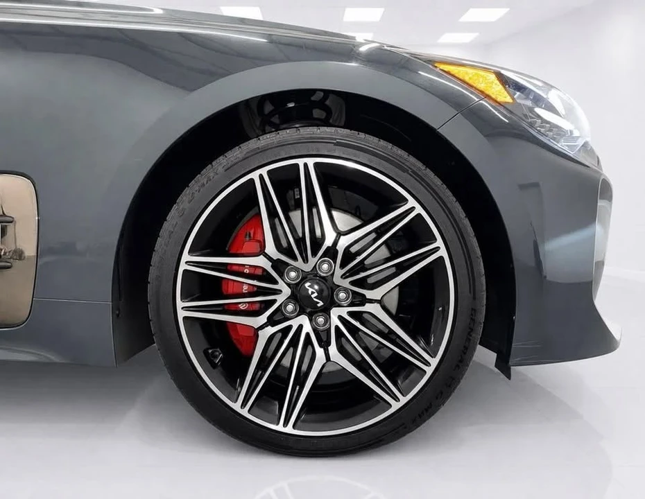 2022 Kia Stinger GT - Image 9 of 20