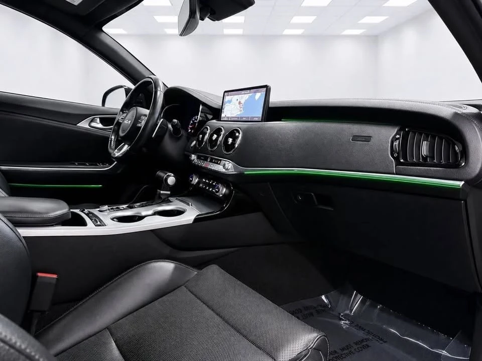 2022 Kia Stinger GT - Image 17 of 20