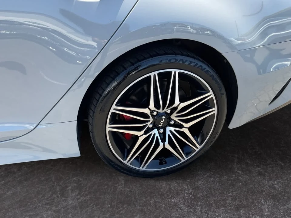 2022 Kia Stinger GT - Image 9 of 20