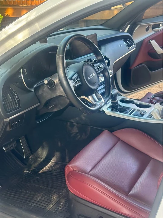 2022 Kia Stinger GT - Image 6 of 10