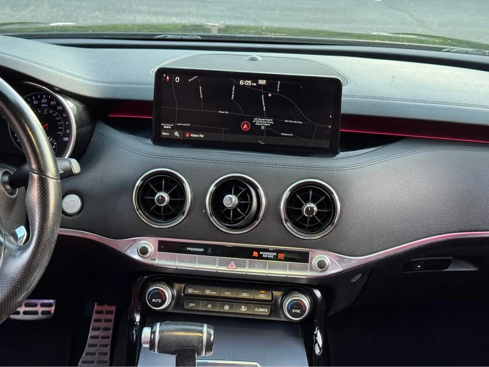 2022 Kia Stinger GT - Image 10 of 12