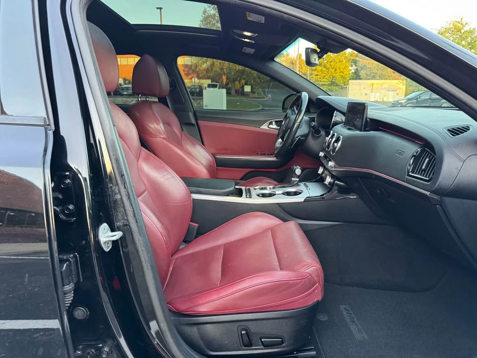 2022 Kia Stinger GT - Image 8 of 12