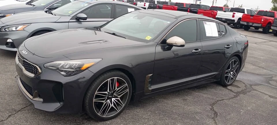 2022 Kia Stinger GT - Image 2 of 11