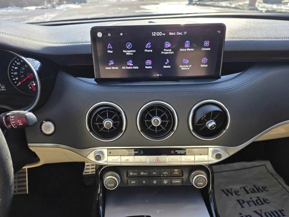 2022 Kia Stinger GT - Image 10 of 18