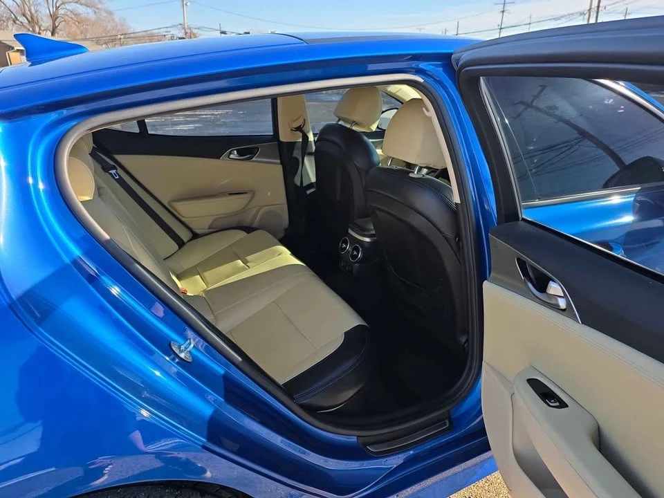 2022 Kia Stinger GT - Image 12 of 18