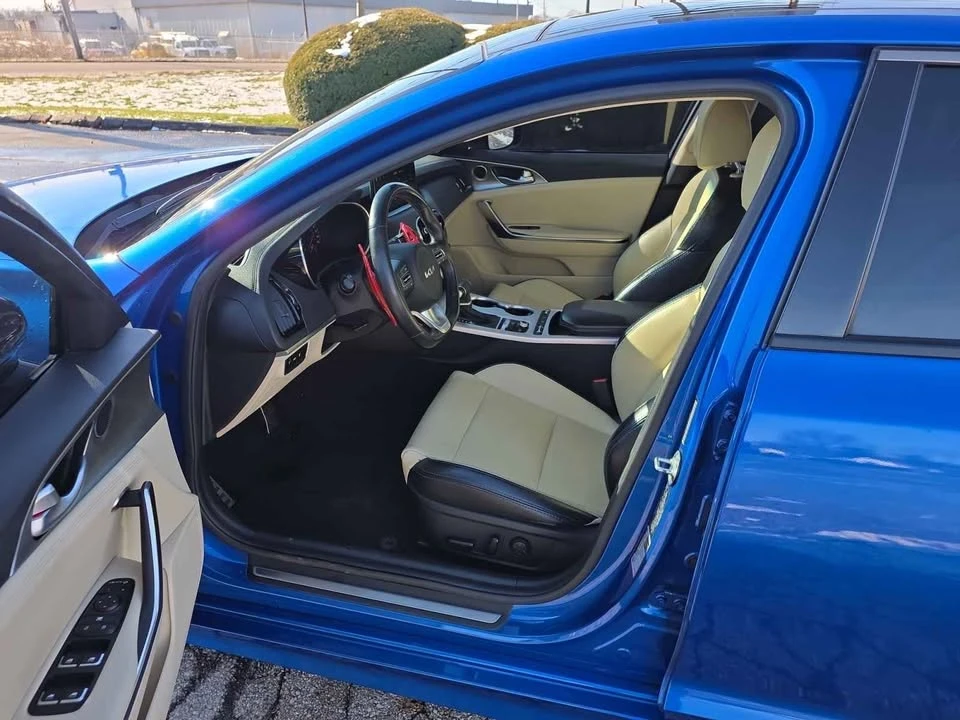 2022 Kia Stinger GT - Image 14 of 18