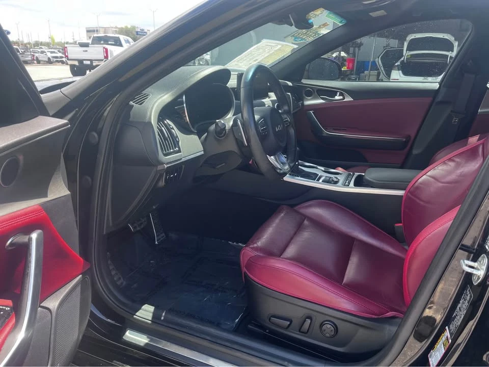 2022 Kia Stinger GT - Image 10 of 11