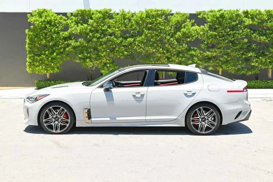 2022 Kia Stinger GT - Image 6 of 8