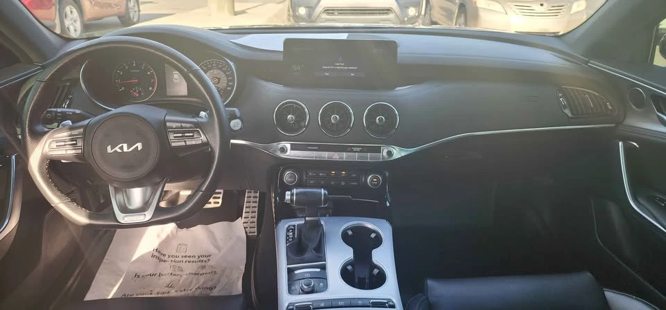 2022 Kia Stinger GT - Image 9 of 10