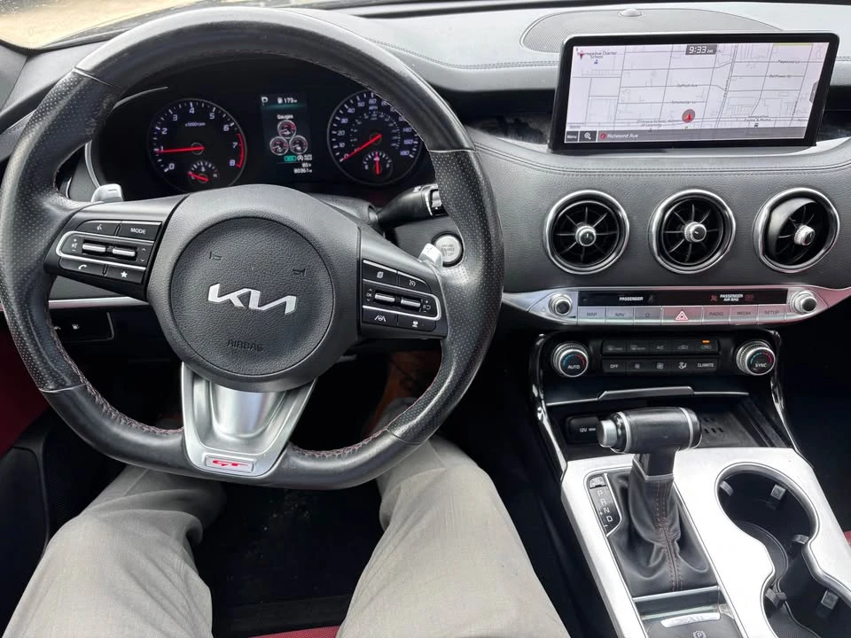 2022 Kia Stinger GT - Image 8 of 10