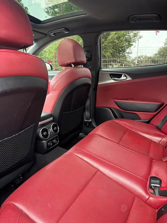 2022 Kia Stinger GT - Image 7 of 10