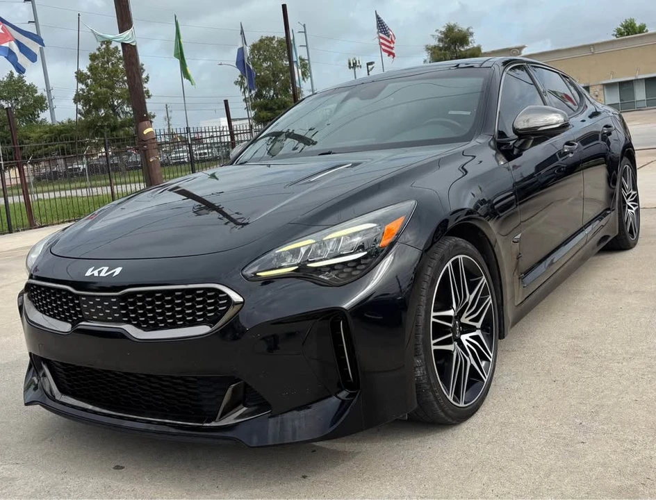 2022 Kia Stinger GT - Image 2 of 10