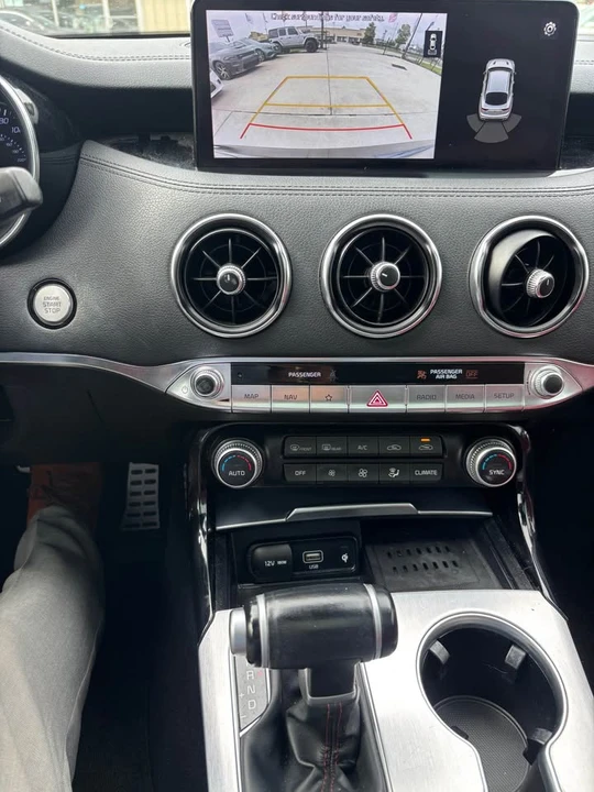 2022 Kia Stinger GT - Image 9 of 10