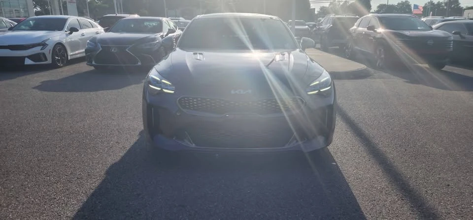 2022 Kia Stinger GT - Image 2 of 10