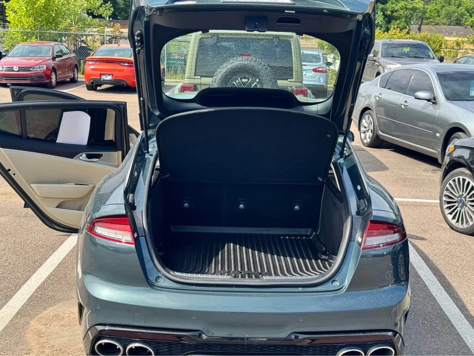 2022 Kia Stinger GT - Image 10 of 10