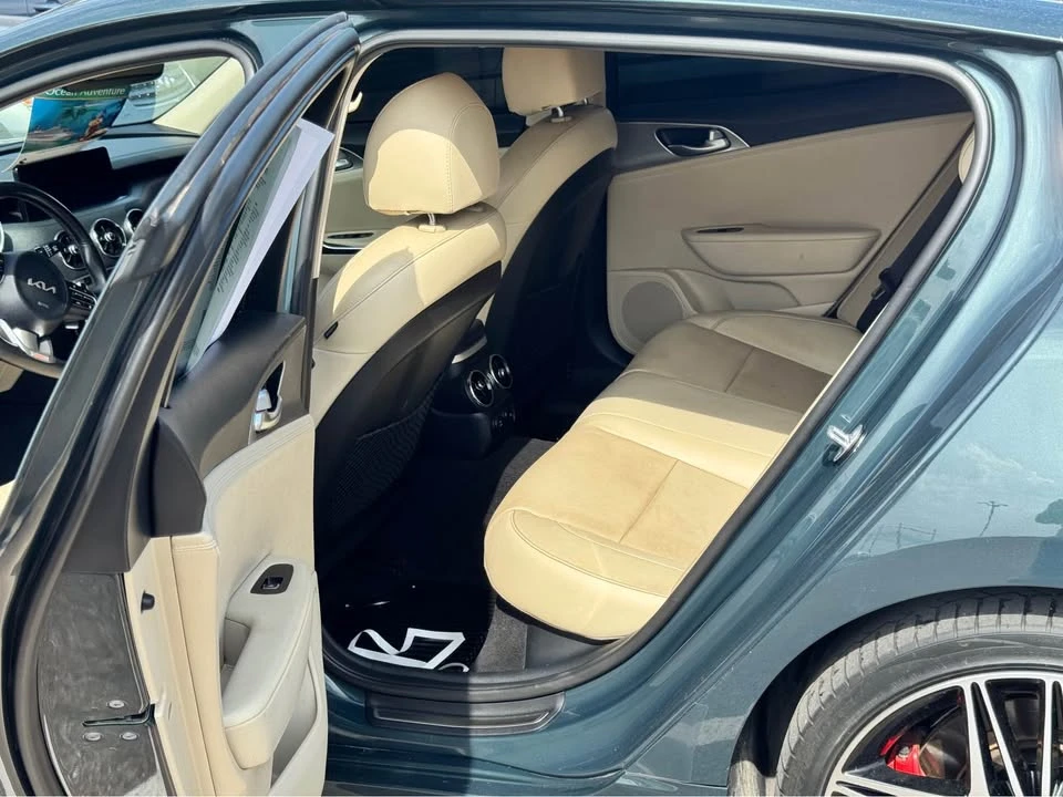 2022 Kia Stinger GT - Image 7 of 10