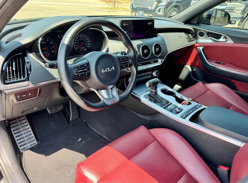 2022 Kia Stinger GT - Image 7 of 15