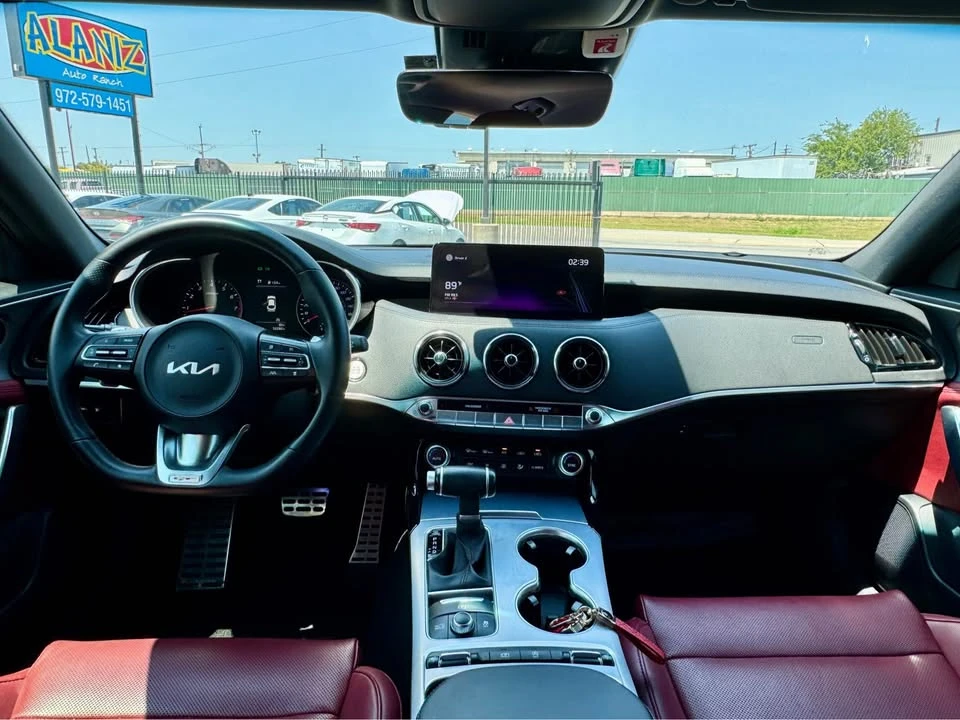 2022 Kia Stinger GT - Image 9 of 15