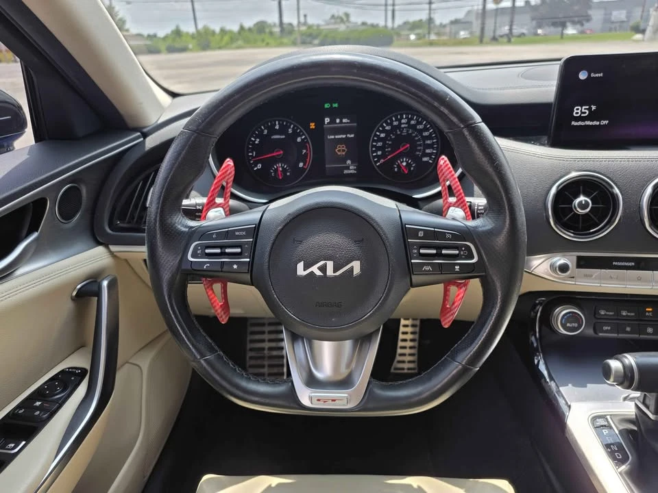 2022 Kia Stinger GT - Image 16 of 18