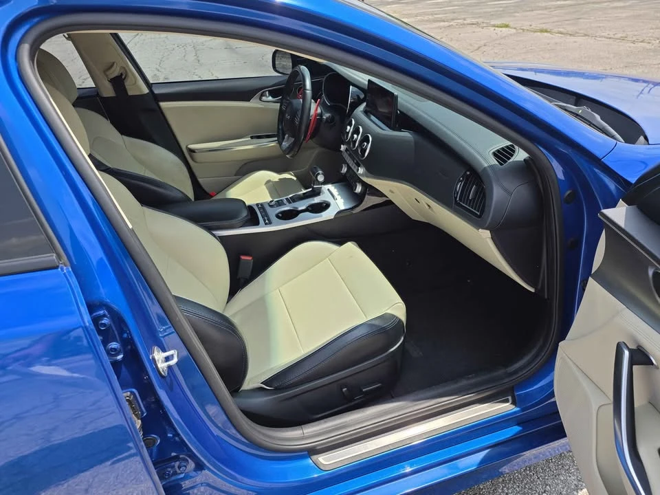 2022 Kia Stinger GT - Image 15 of 18