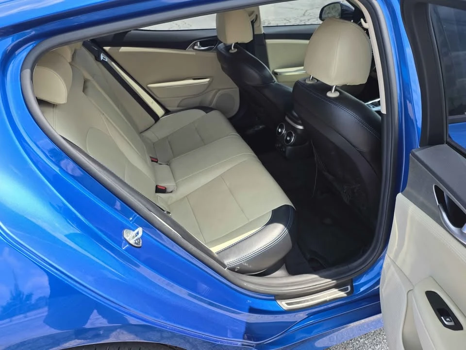 2022 Kia Stinger GT - Image 14 of 18