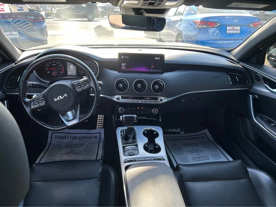 2022 Kia Stinger GT - Image 9 of 10