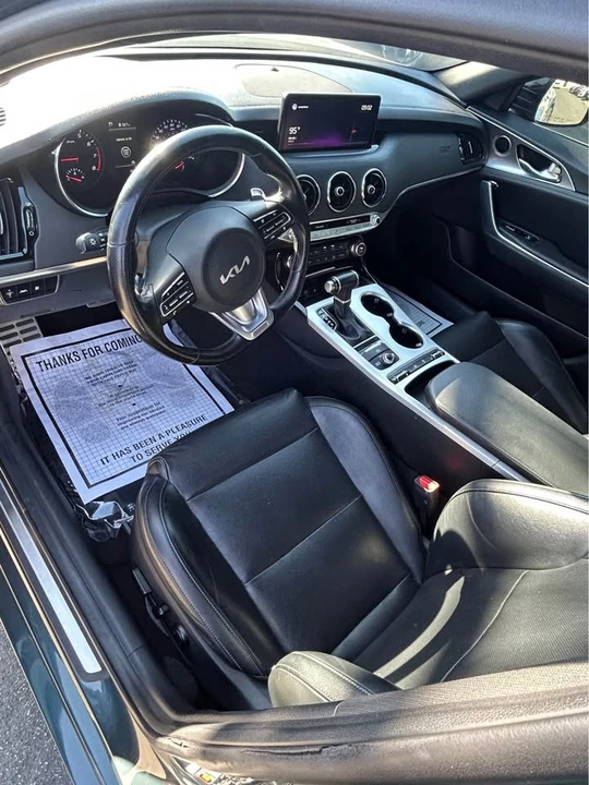 2022 Kia Stinger GT - Image 10 of 10