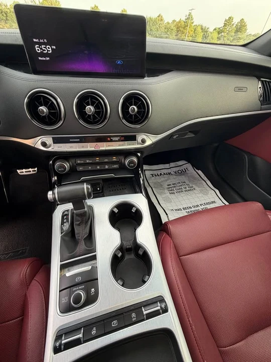 2022 Kia Stinger GT - Image 14 of 15