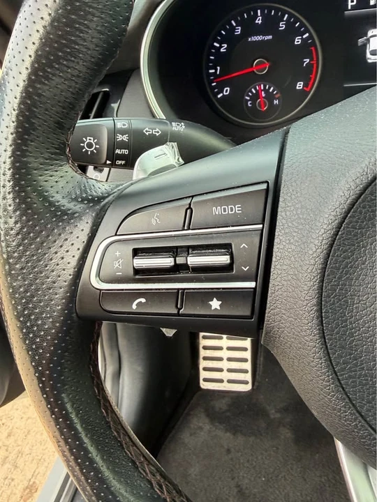 2022 Kia Stinger GT - Image 8 of 15