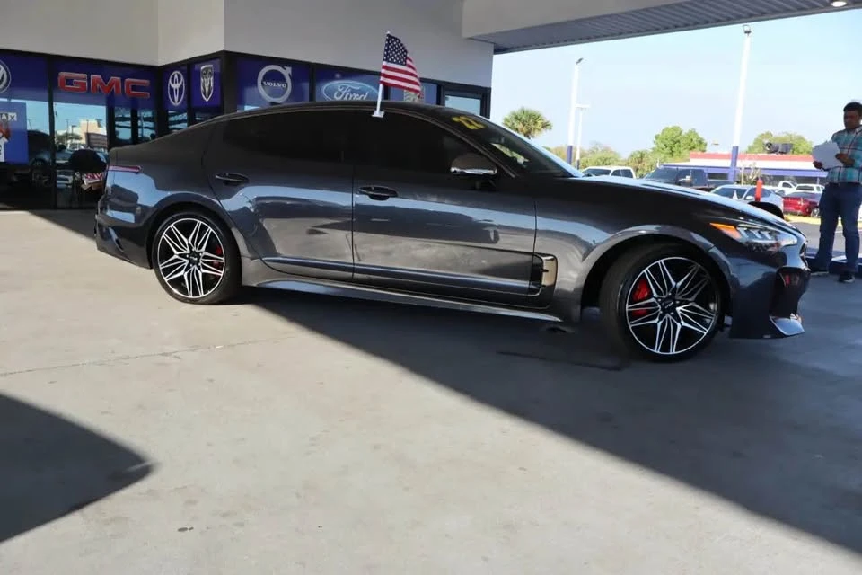 2022 Kia Stinger GT - Image 4 of 9