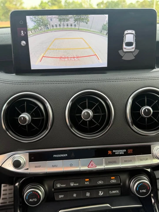 2022 Kia Stinger GT - Image 10 of 15