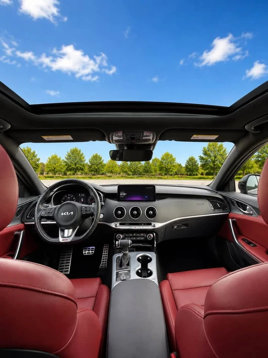 2022 Kia Stinger GT - Image 6 of 15