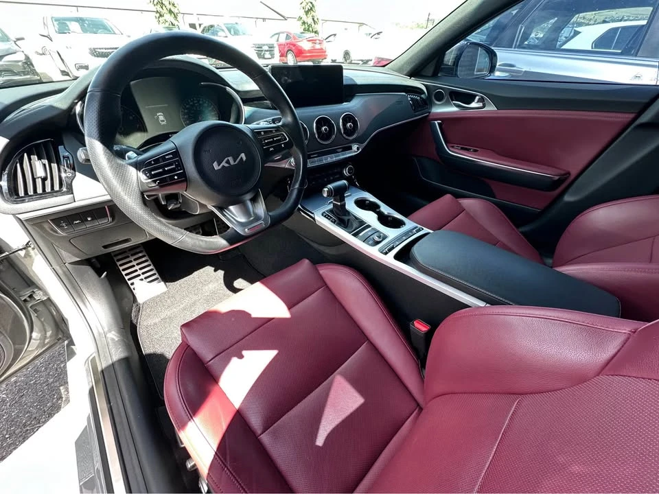 2022 Kia Stinger GT - Image 9 of 12